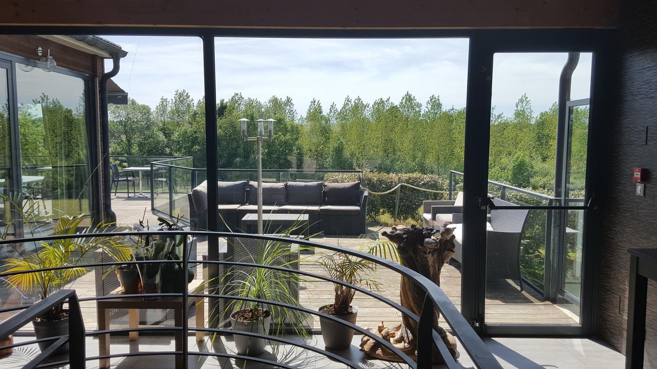 Logis Le Cadusia Hotel Chaource Exterior foto