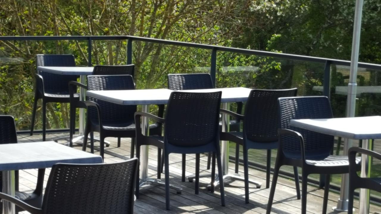 Logis Le Cadusia Hotel Chaource Exterior foto