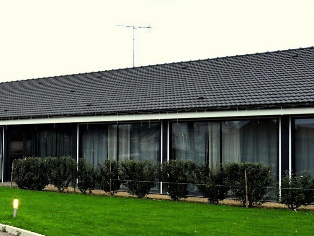 Logis Le Cadusia Hotel Chaource Exterior foto